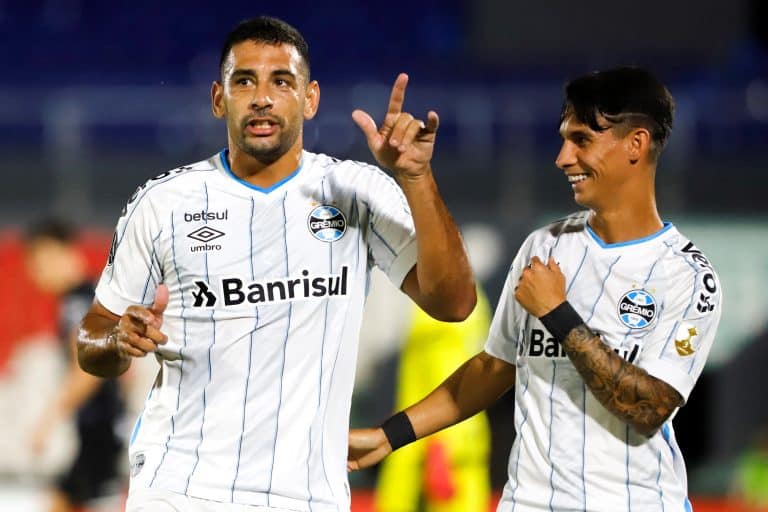 Veja quem s&atilde;o os maiores artilheiros do Gr&ecirc;mio no s&eacute;culo XXI