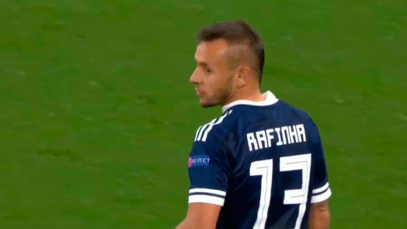 Rafinha sem pressa para definir seu futuro, quer ouvir o Atl&eacute;tico Mineiro