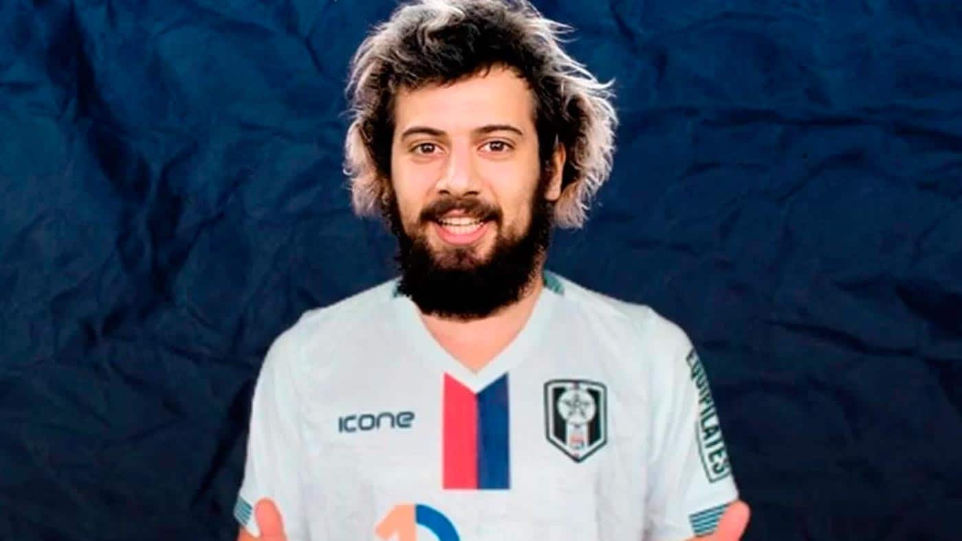 &ldquo;Cartolouco&rdquo; agora &eacute; jogador de futebol profissional