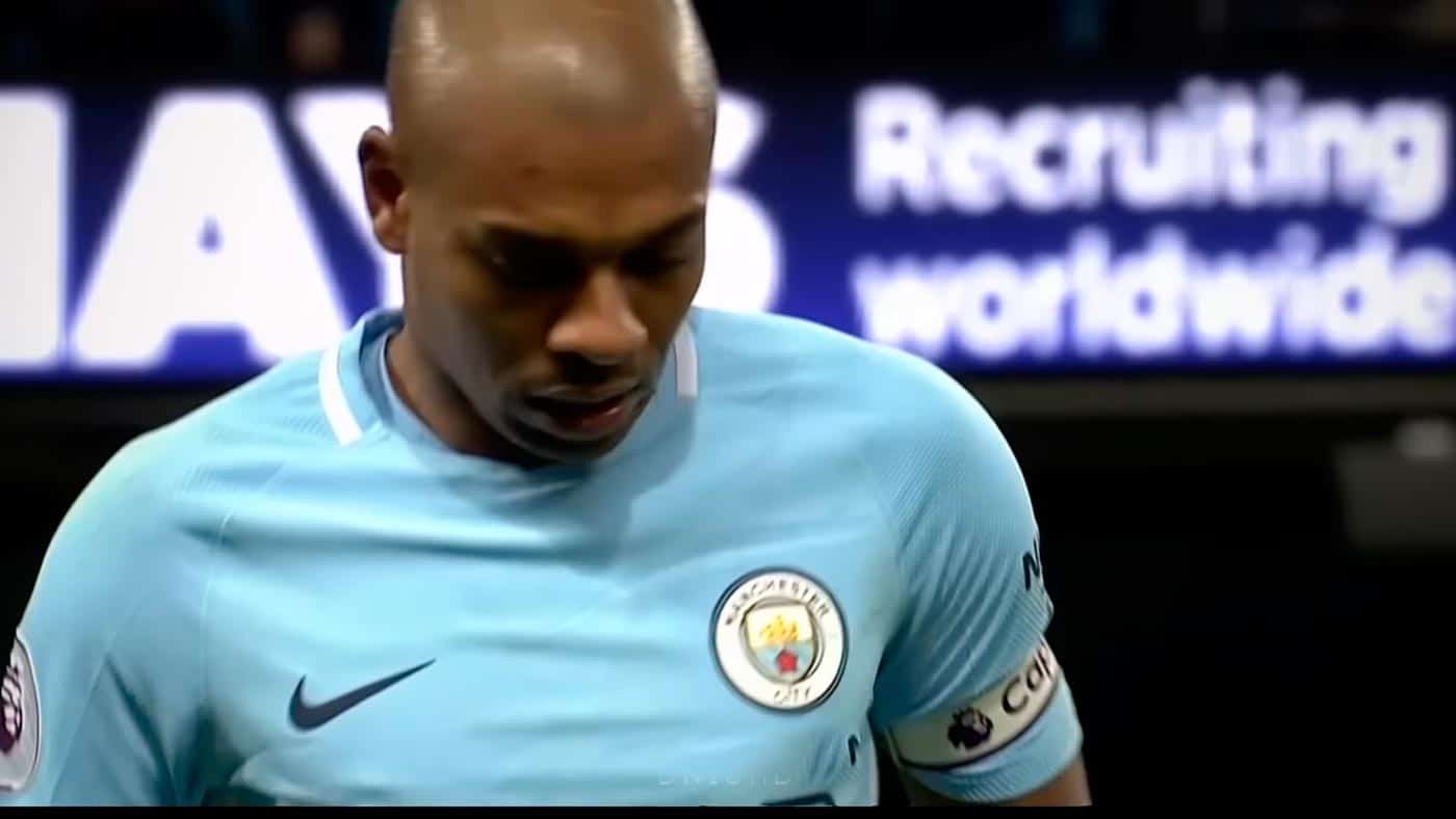 Athletico prioriza neg&oacute;cio por volta de Fernandinho, do Manchester City