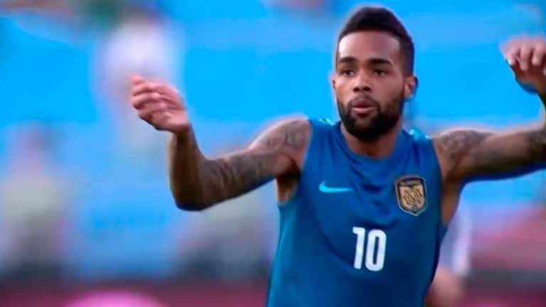 Alex Teixeira &eacute; novamente oferecido, mas Gr&ecirc;mio esbarra em sal&aacute;rio &ldquo;europeu&rdquo;