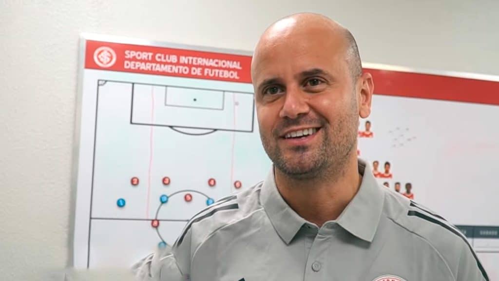 Ramirez &eacute; demitido e Inter j&aacute; tem substituto; confira