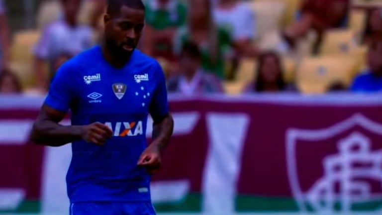 Ap&oacute;s longa disputa judicial com o Cruzeiro, Ded&eacute; est&aacute; livre no mercado