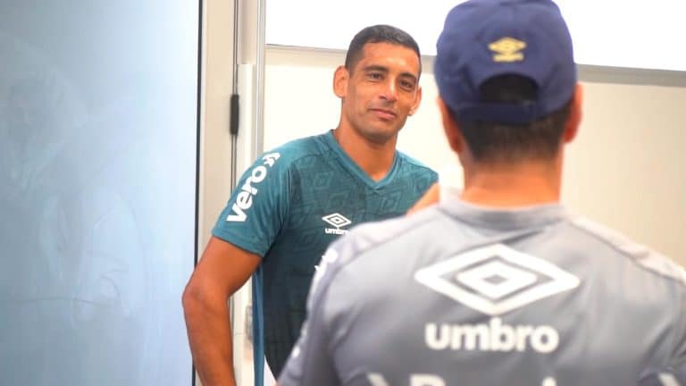 Indo embora? Diego Souza estaria na mira do Vasco; empres&aacute;rio nega