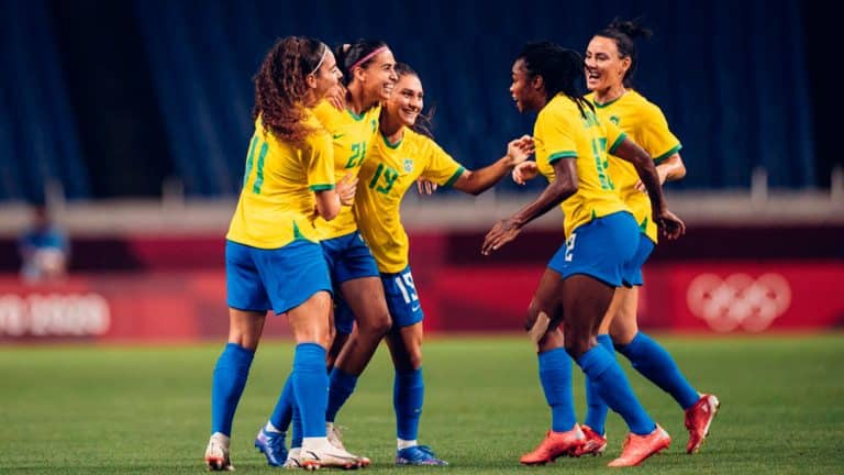 Olimp&iacute;adas 2021: Futebol Feminino ganha da Z&acirc;mbia e se classifica para a pr&oacute;xima fase