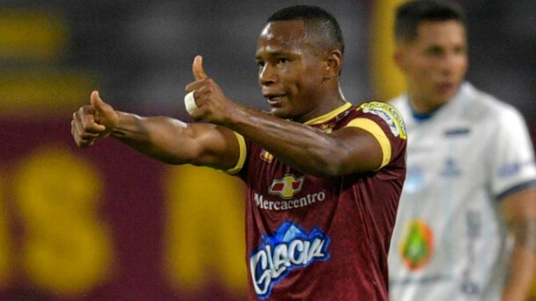 Gr&ecirc;mio aumenta proposta por Campaz e aguarda retorno do Tolima