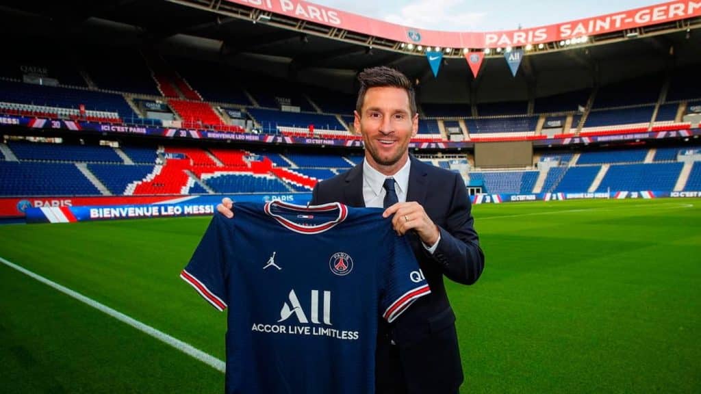 Impacto Messi traz 90 milh&otilde;es de euros ao PSG em 24h; entenda