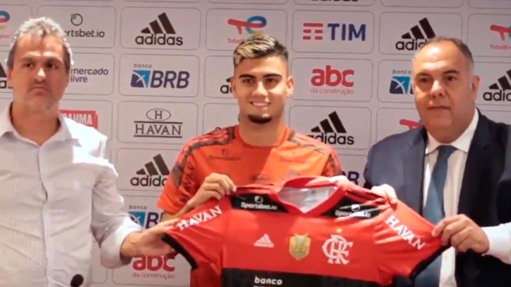 Andreas Pereira &eacute; apresentado oficialmente pelo Flamengo