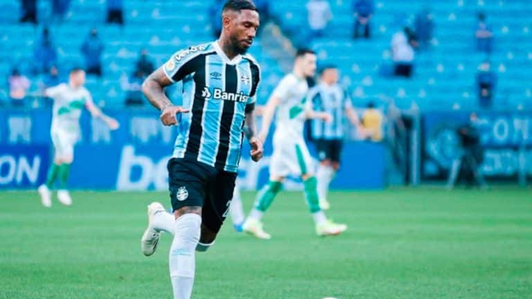 Paulo Miranda comenta sobre retorno ao time titular do Gr&ecirc;mio: &ldquo;Estou pronto&rdquo;