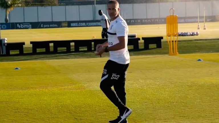 Corinthians tem d&uacute;vidas diante da Chapecoense; Veja as prov&aacute;veis escala&ccedil;&otilde;es