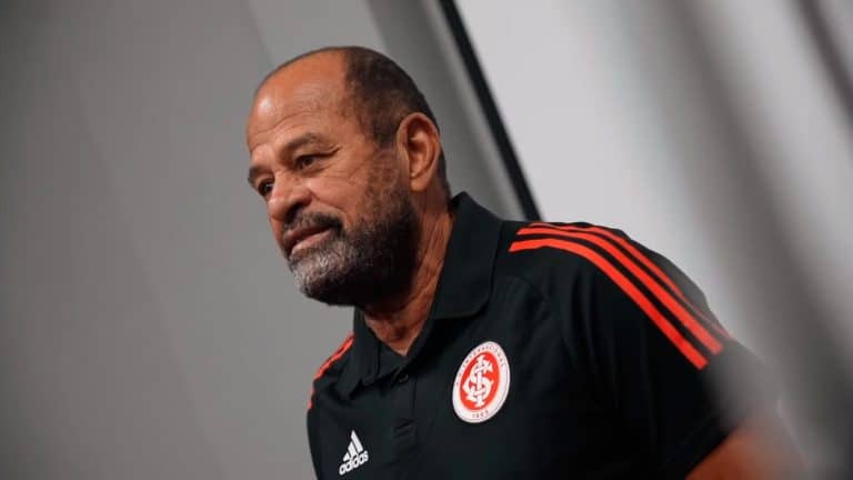 Aguirre tem reuni&atilde;o com elenco colorado ap&oacute;s &aacute;udio vazado de Paulo Paix&atilde;o