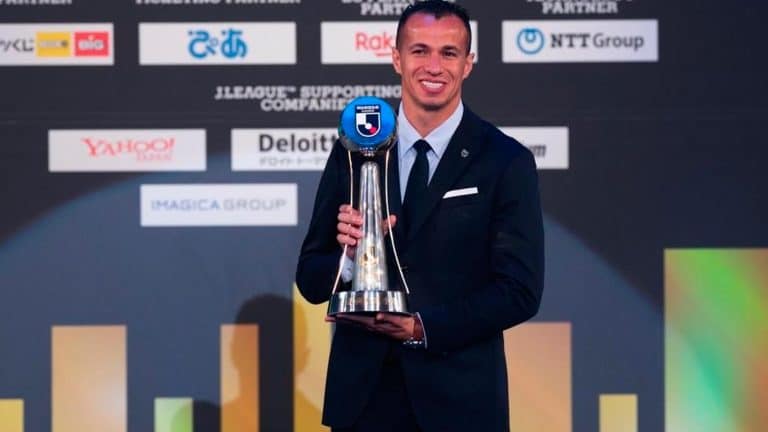 Melhor jogador da Liga, Leandro Dami&atilde;o &eacute; o MVP do Campeonato Japon&ecirc;s 2021