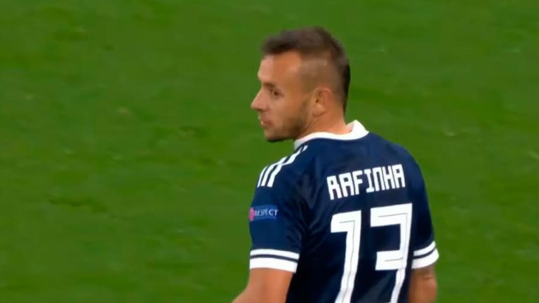 S&atilde;o Paulo confirma Rafinha como primeiro refor&ccedil;o para 2022