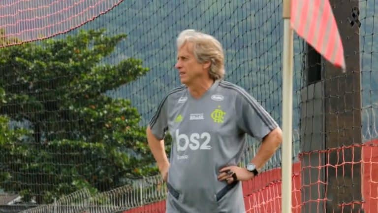 Ap&oacute;s &ldquo;sim&rdquo; de Jorge Jesus, Flamengo busca acordo com o Benfica