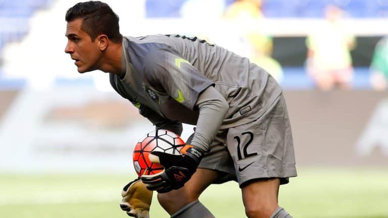 Confira 10 bons jogadores brasileiros que atuam no Oriente M&eacute;dio