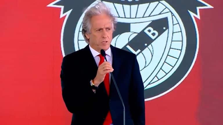 Torcedores do Atl&eacute;tico-MG e Flamengo disputam a prefer&ecirc;ncia de Jorge Jesus