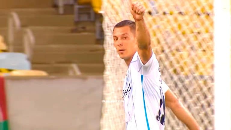 Diego Chur&iacute;n recebe propostas do exterior, mas d&aacute; prioridade ao Gr&ecirc;mio