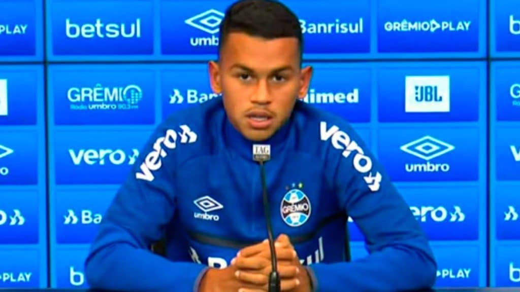 Gr&ecirc;mio realiza contraproposta ao Al Ain para negociar Fernando Henrique