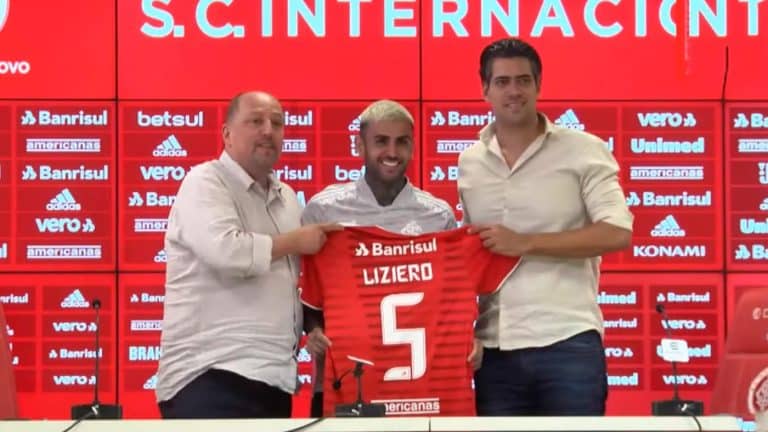 Volante Liziero &eacute; apresentado de forma oficial pelo Internacional