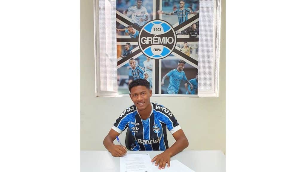 Lucas Kawan, do Gr&ecirc;mio, desperta o interesse italiano e americano