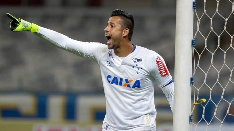 F&aacute;bio ex-Cruzeiro, pode assinar com o Am&eacute;rica-MG
