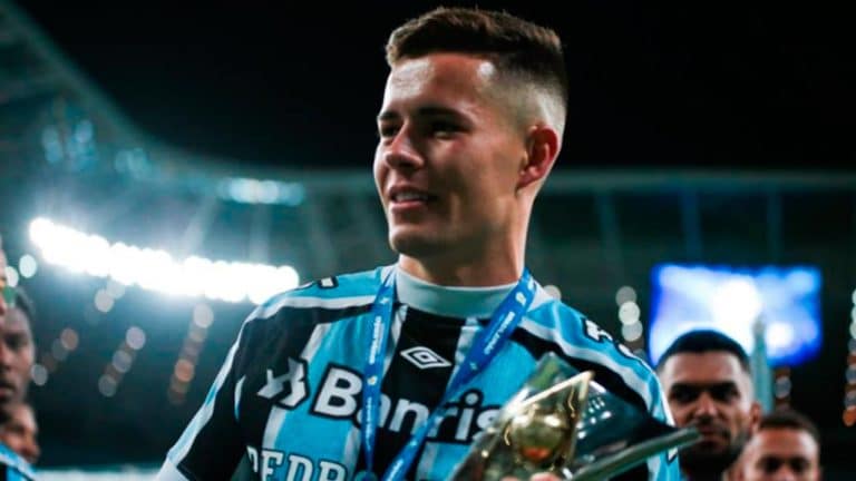 Destaque e campe&atilde;o em 2021, Pedro Lucas comemora 1 ano de estreia pelo Gr&ecirc;mio