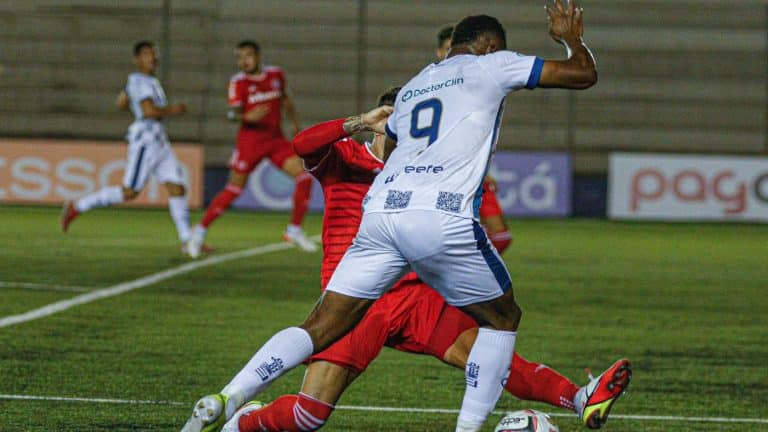 Destaque do S&atilde;o Jos&eacute; e pertencente ao Gr&ecirc;mio, Kevin Quejada desperta o interesse do mundo &aacute;rabe