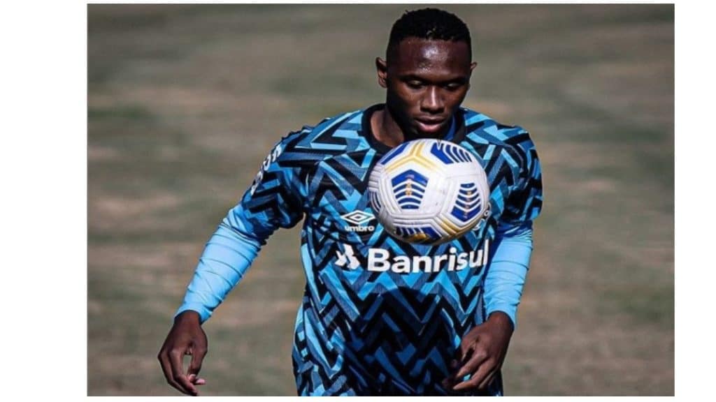 Gr&ecirc;mio promove dupla de colombianos ao Grupo de Transi&ccedil;&atilde;o