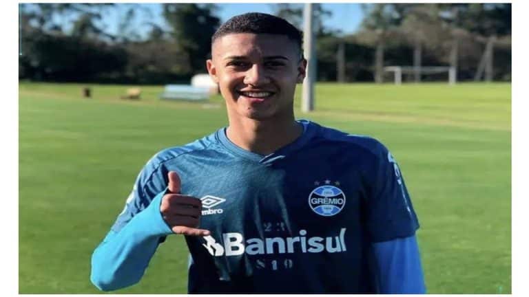 Lateral equilibrado e de bom biotipo: conhe&ccedil;a Thiago Rosa, novidade do Gr&ecirc;mio para o duelo contra o Ypiranga