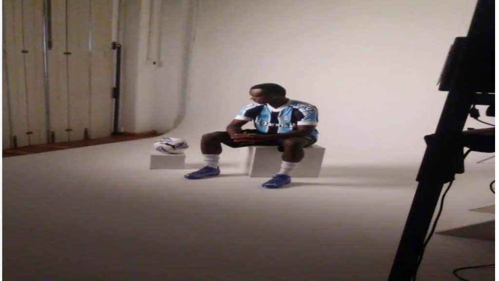 Grupo DOZE chega a Porto Alegre e inicia trabalho da imagem do atacante Nathan Fernandes, do Gr&ecirc;mio, na Europa