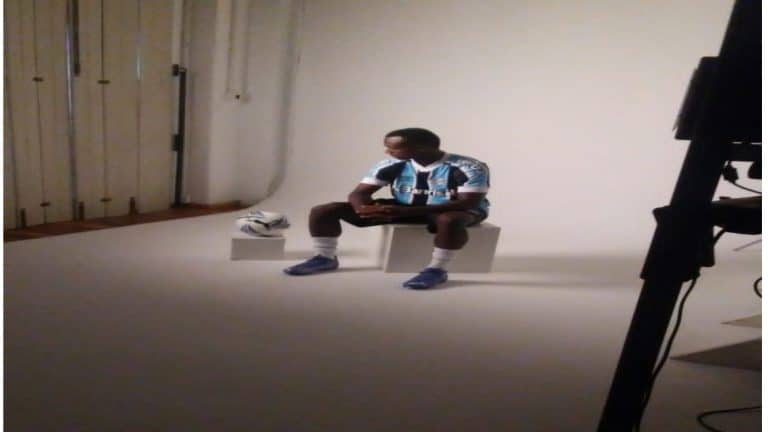 Grupo DOZE chega a Porto Alegre e inicia trabalho da imagem do atacante Nathan Fernandes, do Gr&ecirc;mio, na Europa