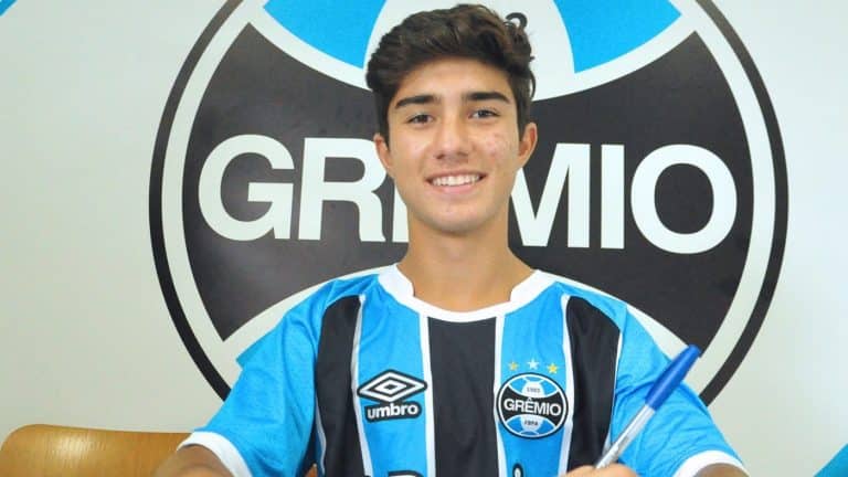 Gr&ecirc;mio fecha o empr&eacute;stimo de Matheus Pagliarini ao Azuriz, do Paran&aacute;