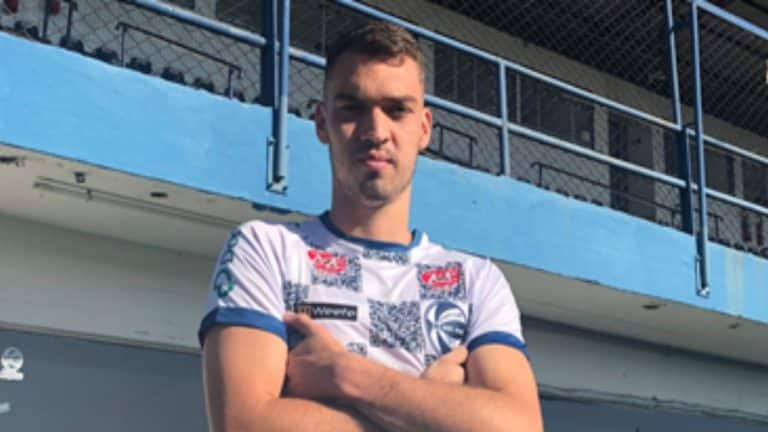 S&atilde;o Jos&eacute; anuncia a contrata&ccedil;&atilde;o do zagueiro Emanuel, do Gr&ecirc;mio