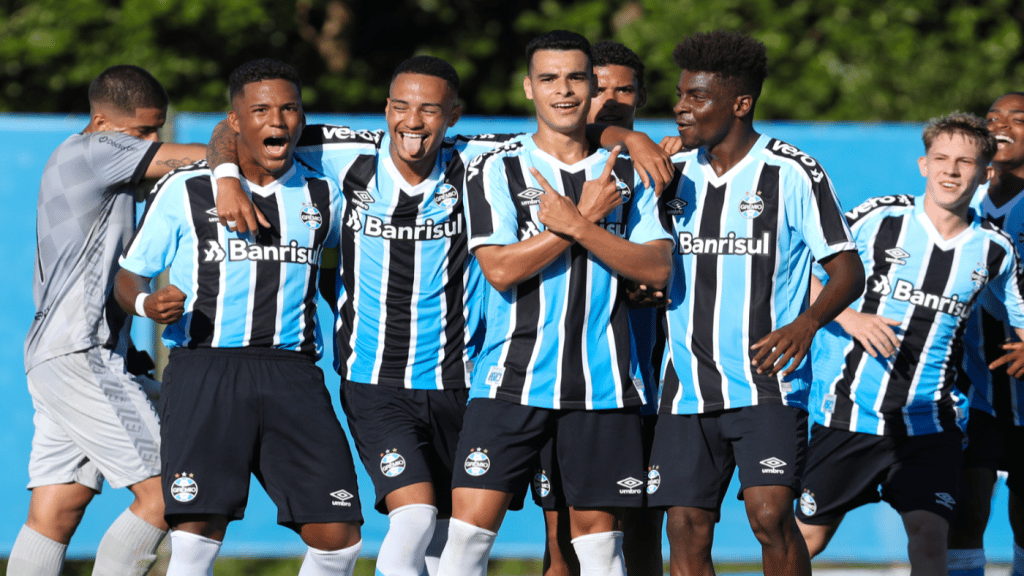 Gr&ecirc;mio vence o S&atilde;o Jos&eacute; de virada e mant&eacute;m 100% de aproveitamento no Gauch&atilde;o sub-20