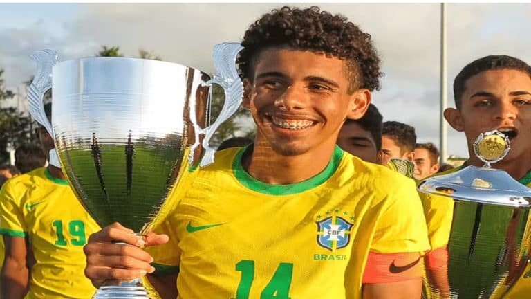 Promovido ao sub-20, Da Mata, do Gr&ecirc;mio, desperta o interesse de Manchester City e Barcelona