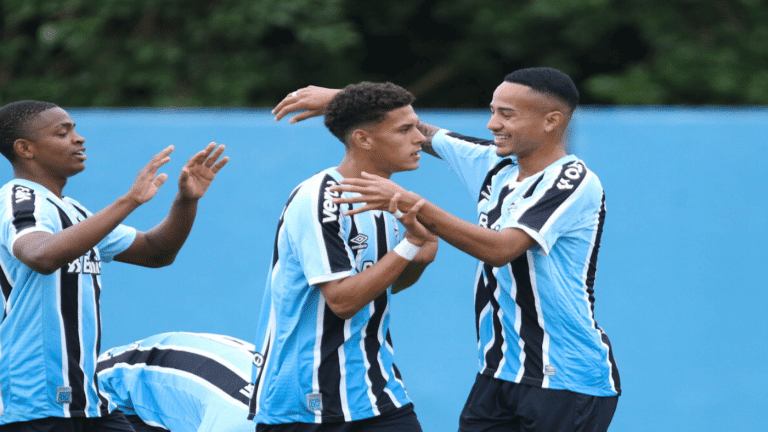 Gr&ecirc;mio goleia o Uni&atilde;o Harmonia e segue com 100% de aproveitamento na disputa do Gauch&atilde;o sub-20
