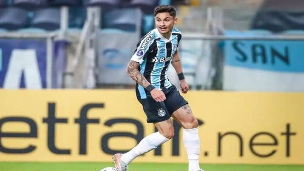Recuperado de les&atilde;o, Diogo Barbosa volta a ficar &agrave; disposi&ccedil;&atilde;o da comiss&atilde;o t&eacute;cnica do Gr&ecirc;mio