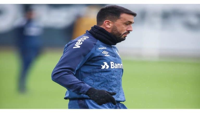 Com o retorno de Edilson, Diogo Barbosa e Kannemann, Gr&ecirc;mio divulga a lista de relacionados para o duelo contra o Vasco