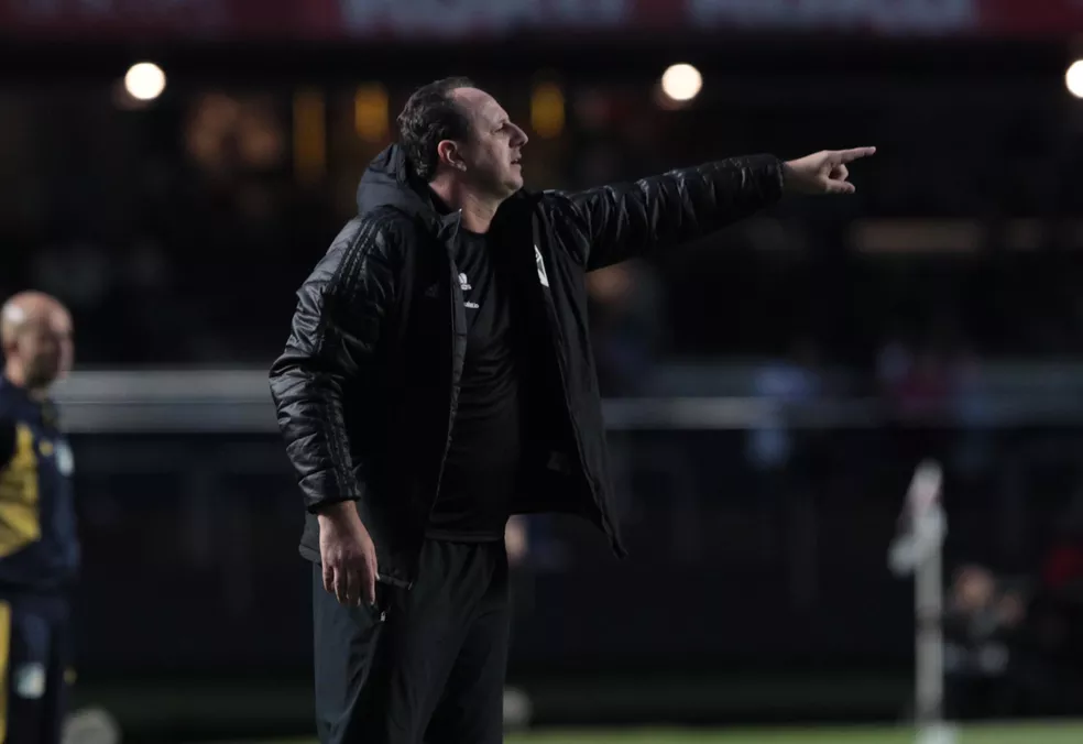 Rog&eacute;rio Ceni admite atua&ccedil;&atilde;o ruim do S&atilde;o Paulo na vit&oacute;ria sobre Am&eacute;rica-MG
