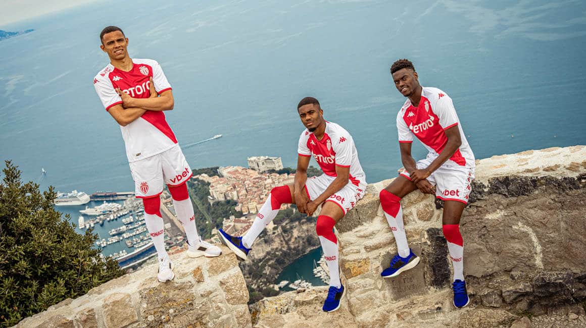 A simplicidade virou tend&ecirc;ncia nas camisas do futebol europeu