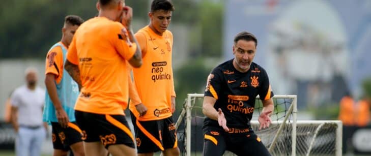 Corinthians tem desfalques e d&uacute;vidas para encarar o Boca