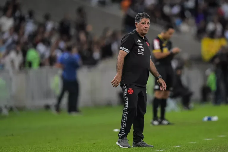 Em&iacute;lio Faro fala sobre vit&oacute;ria do Vasco: &ldquo;Decis&atilde;o se ganha&rdquo;
