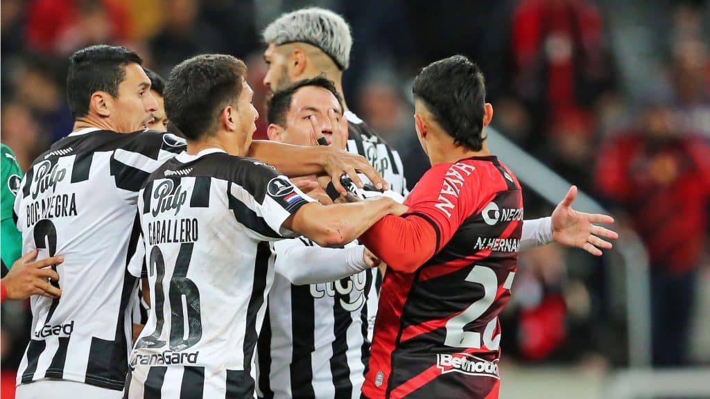 Athletico Paranaense x Libertad: onde assistir ao vivo, hor&aacute;rio e escala&ccedil;&otilde;es