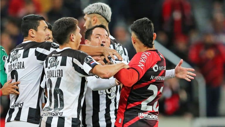 Athletico Paranaense x Libertad: onde assistir ao vivo, hor&aacute;rio e escala&ccedil;&otilde;es