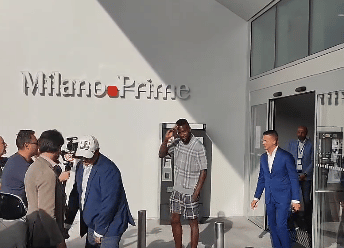 Perto de ser anunciado no Milan, Origi chega &agrave; It&aacute;lia