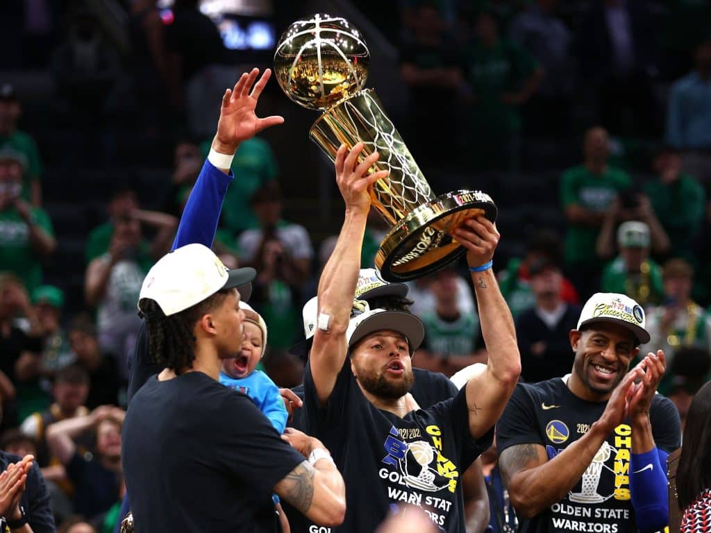 Golden State Warriors &eacute; campe&atilde;o da NBA 2021/22 e se torna a 3&ordf; equipe com mais t&iacute;tulo da hist&oacute;ria