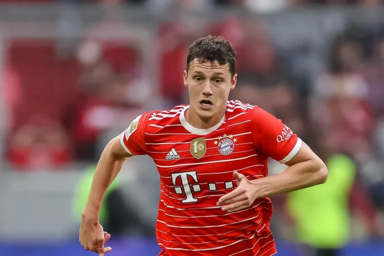Benjamin Pavard no Chelsea? Bayern est&aacute; disposto &agrave; venda