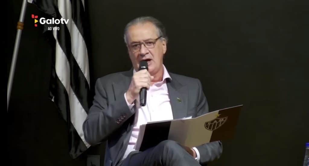Presidente do Atl&eacute;tico-MG detona arbitragem brasileira