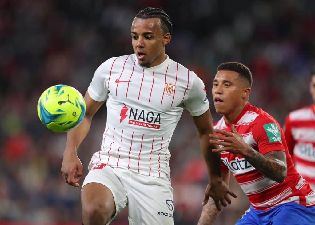 Ap&oacute;s recusa do Sevilla, Chelsea faz nova oferta por Jules Koud&eacute;