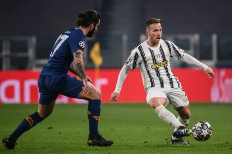 Valencia est&aacute; interessado em brasileiro da Juventus, Arthur Melo